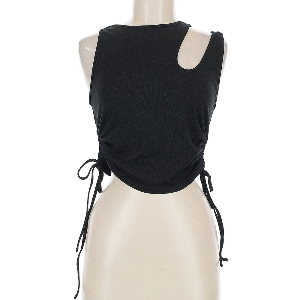 Lulu's Black Sleeveless Crop Top